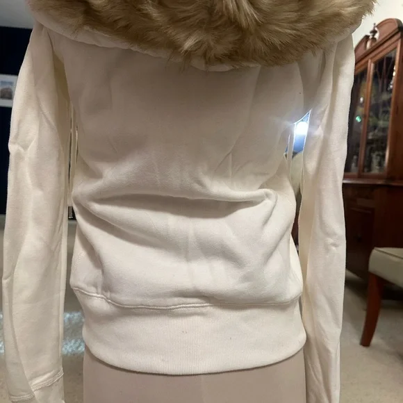Abercrombie and Fitch faux fur hoodie/jacket - Picture 2 of 11